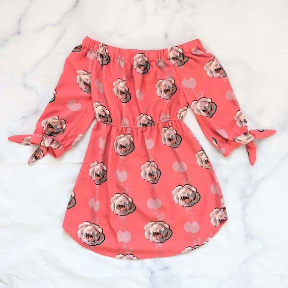 Hint of Blush Dresses & Skirts - Hint of Blush Off-the-shoulder Coral Floral Dress
